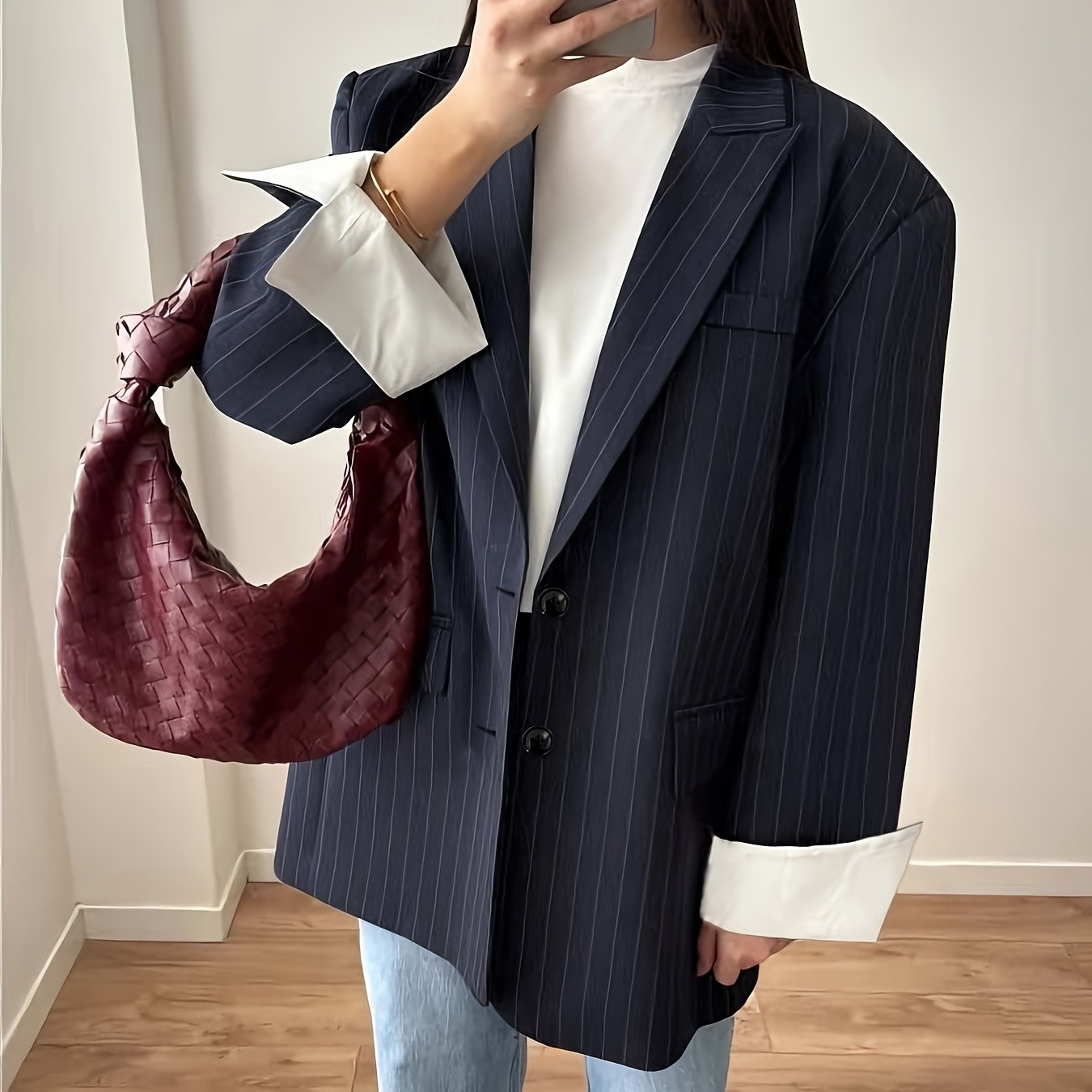 Directional Development Women'S Casual Blazer with a Single-Breasted Design, Loose Fit for European And American Commuting Style, Featuring a Minimalist One-Piece Design with Striped Cuffs And Contrasting Colors