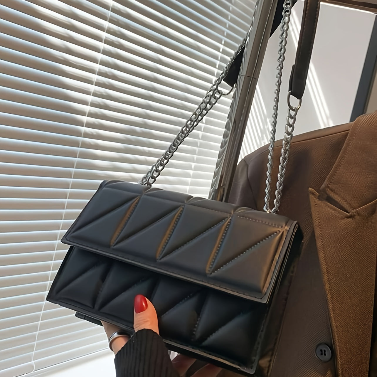 Quilted Crossbody Bag for Women – Chain Strap, Square Shape and Shoulder Carry