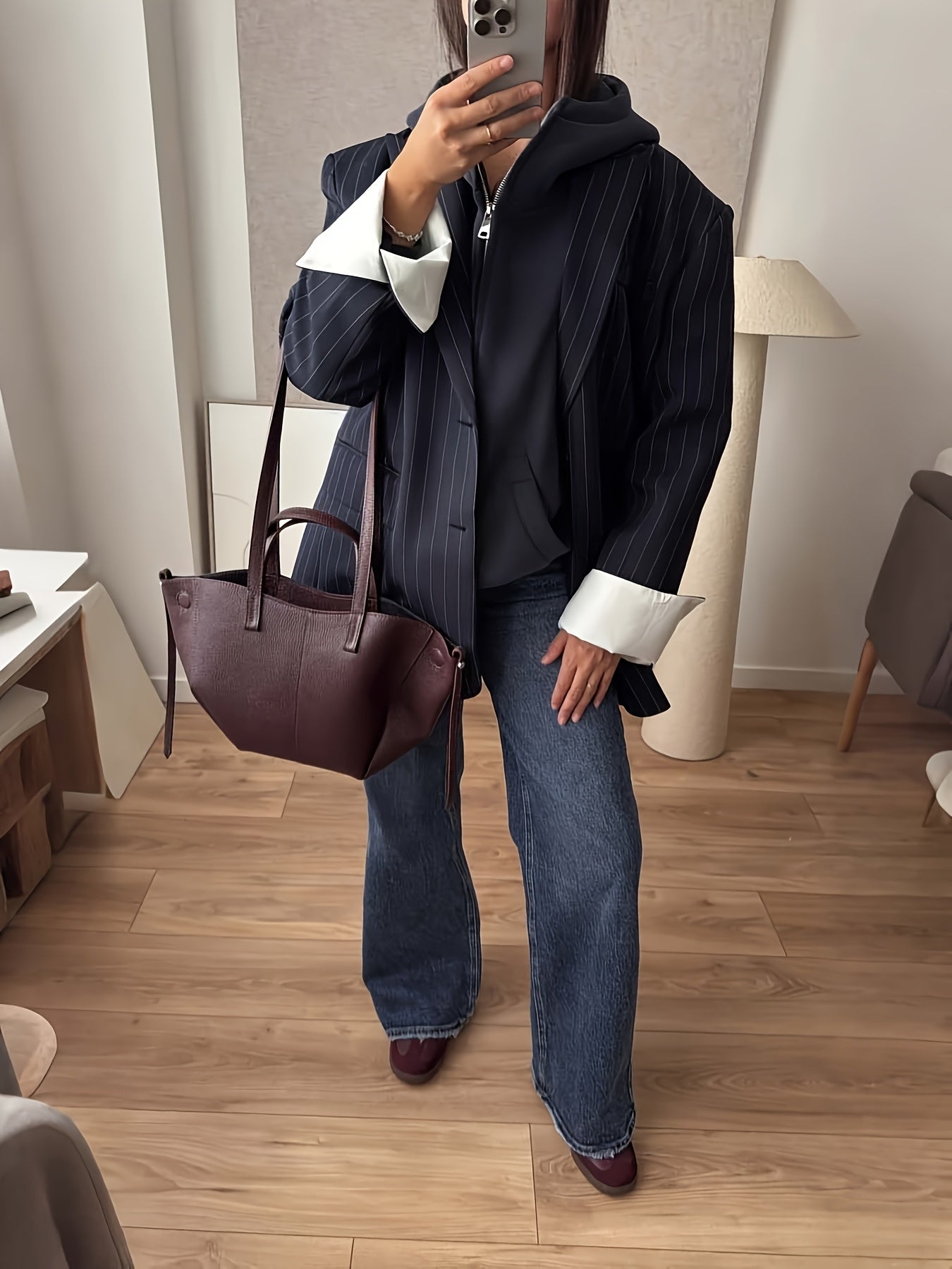 Directional Development Women'S Casual Blazer with a Single-Breasted Design, Loose Fit for European And American Commuting Style, Featuring a Minimalist One-Piece Design with Striped Cuffs And Contrasting Colors