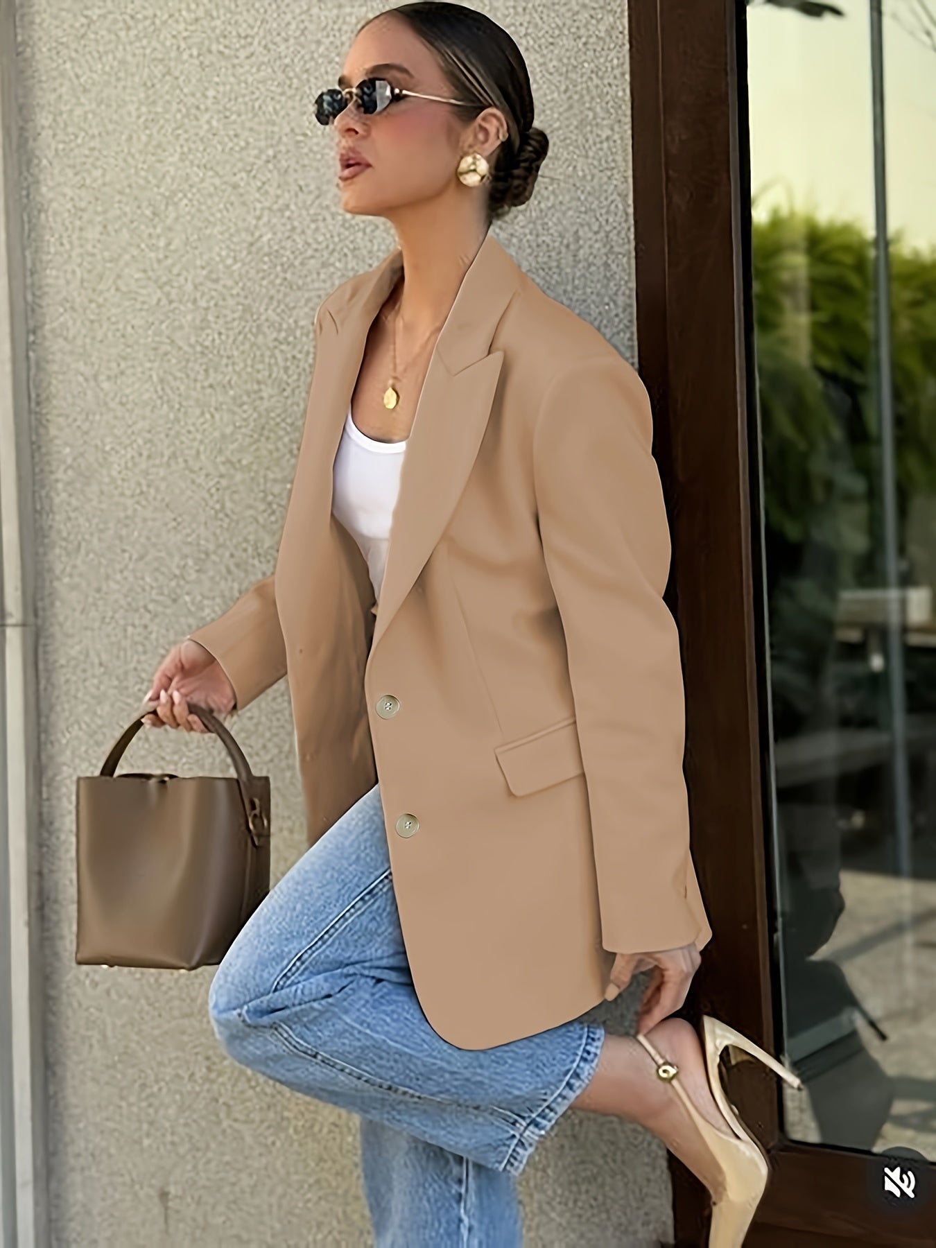 Fashionable and Elegant Four-season Women's Solid Color Single-breasted Flat Lapel Office Blazer, Suitable for Commuting, Business, and Casual Daily Wear
