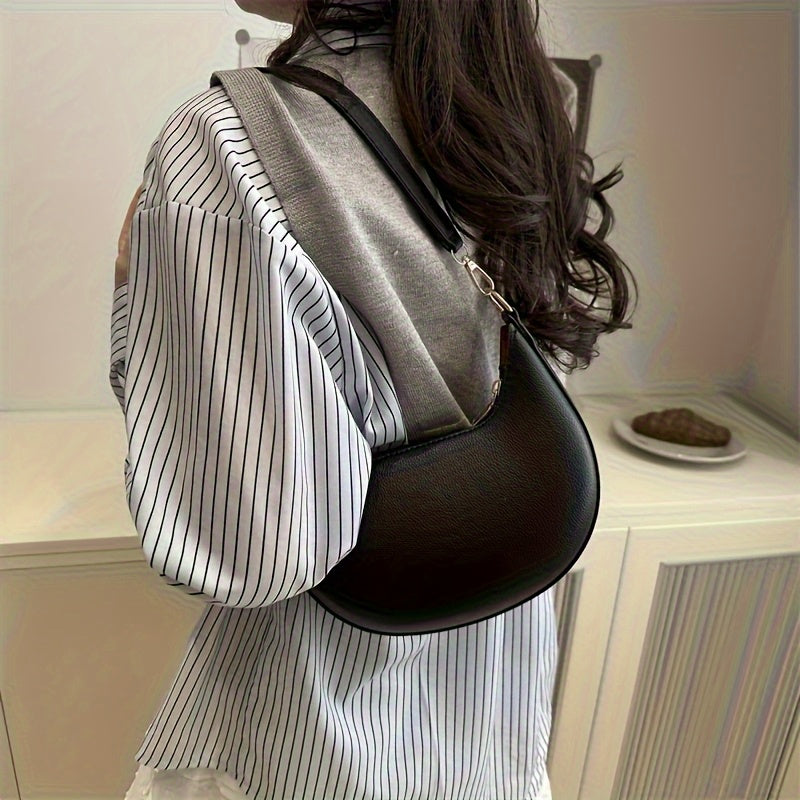 Crescent Shoulder Bag by Maisonvirelle