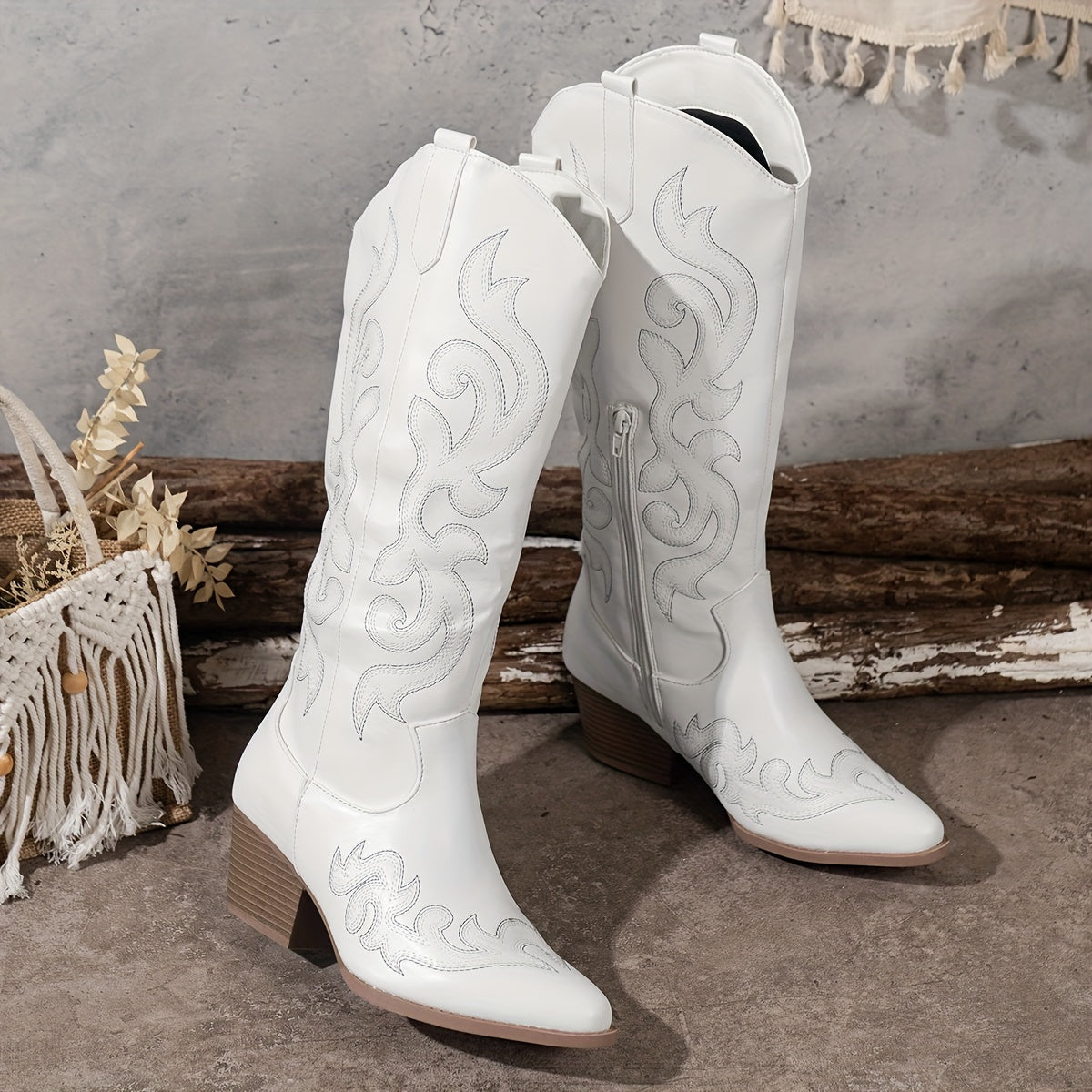 Women's Slip-on Boots, Classic and Elegant Embroidered Western Cowboy Boots, a Cute Light-colored Gift, Suitable for Music Festivals and Vacation Travel, a Fashionable Style, Women Shoes