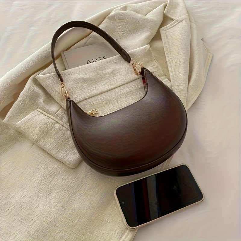 Crescent Shoulder Bag by Maisonvirelle